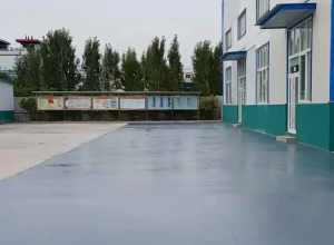 凉山彩色路面喷涂翻新的材料对冬季
